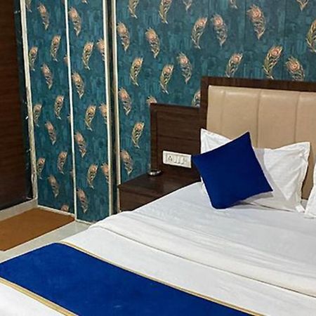 ホテル Fabexpress Ashirwad Residency ムンバイ エクステリア 写真