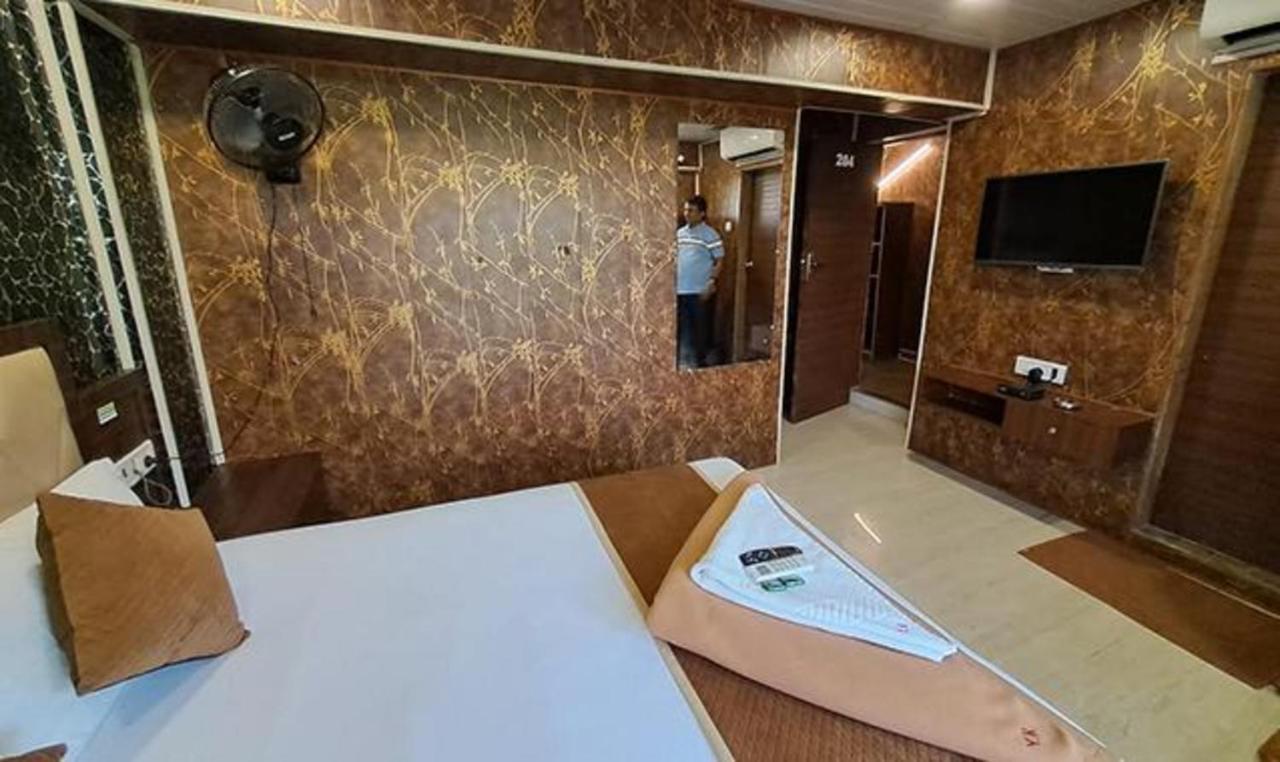 ホテル Fabexpress Ashirwad Residency ムンバイ エクステリア 写真